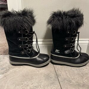Sorel Youth Joan of Arctic Boots Size 5